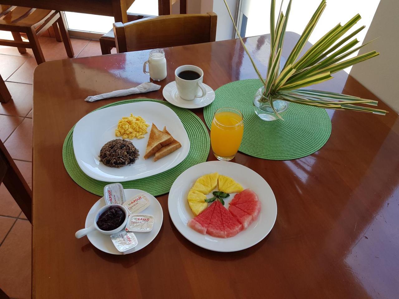Park View - Airport & City Hotel Alajuela ภายนอก รูปภาพ